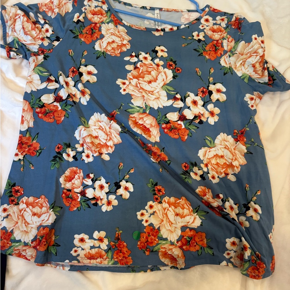 GUC 3x fits like 2x Floral Blue Women's Top